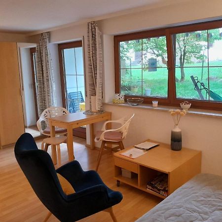 Apartment Mit Kueche Und Balkon Oder Terrasse, Ruhig Und Gut Erreichbar พิดดิง ภายนอก รูปภาพ