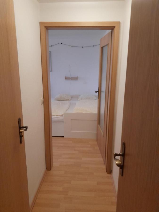 Apartment Mit Kueche Und Balkon Oder Terrasse, Ruhig Und Gut Erreichbar พิดดิง ภายนอก รูปภาพ