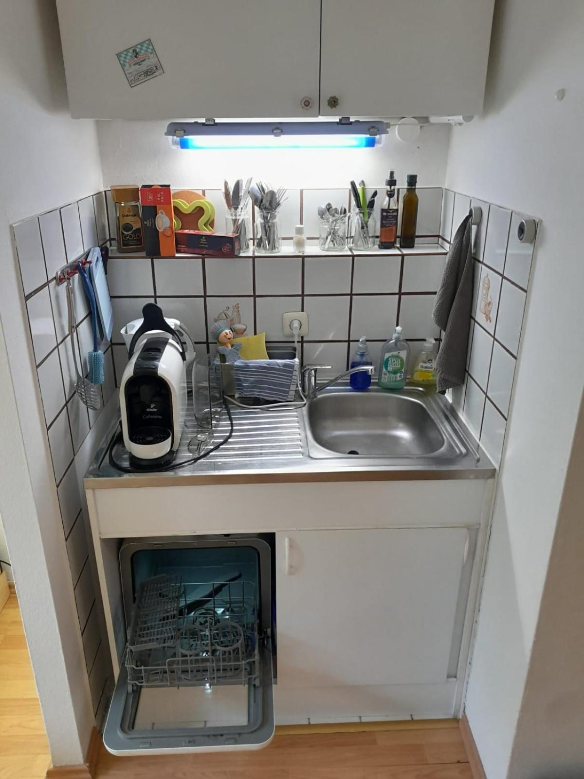 Apartment Mit Kueche Und Balkon Oder Terrasse, Ruhig Und Gut Erreichbar พิดดิง ภายนอก รูปภาพ